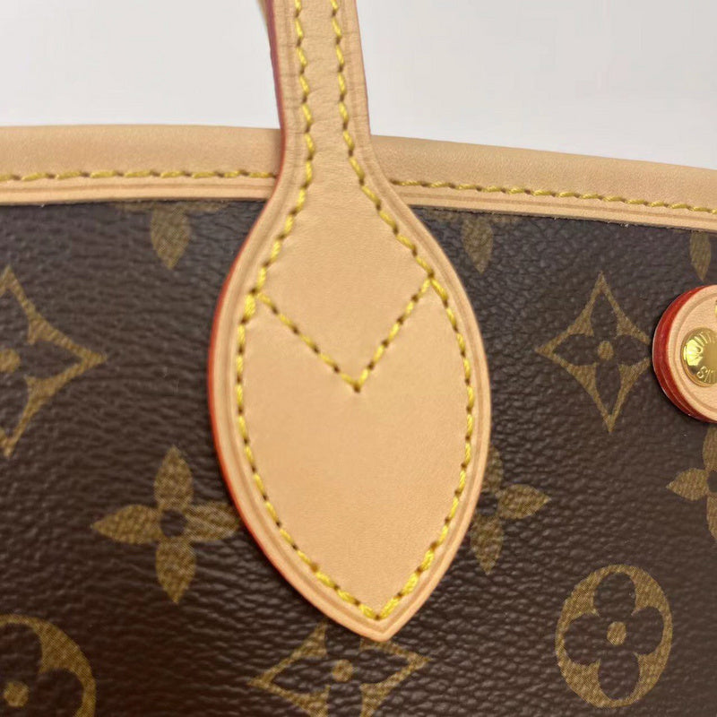 Styled lifestyle shot of signature modern women's handbag – women's statement bag