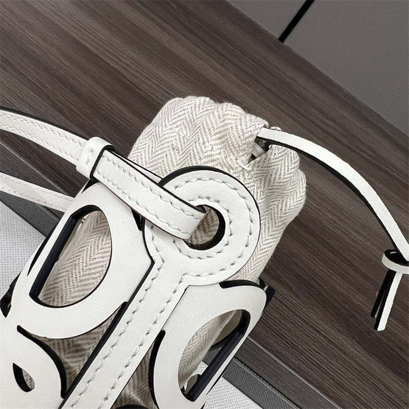 Ziva's Charm handbag – product shot (12cm*7cm*21cm)