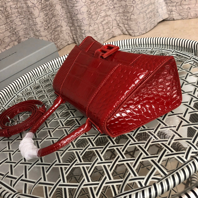 Back view of premium polished women's handbag – women's luxury accessory