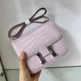  shoulder bag interior and compartment view 9