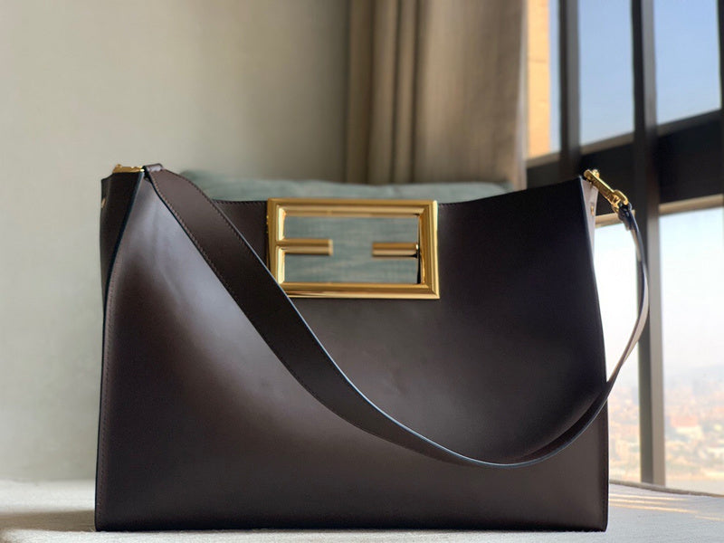 Ziva's Charm handbag – styled view (10cm*20cm*17.5cm)