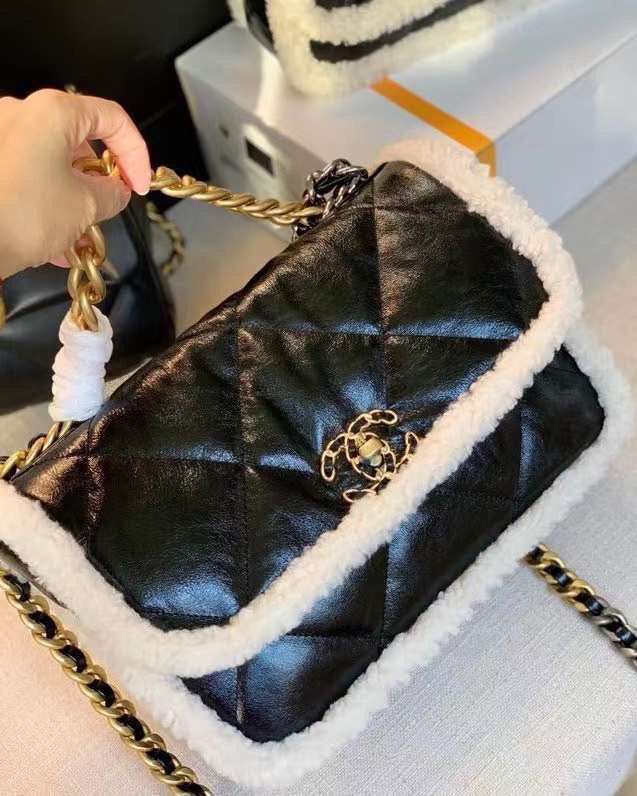  spacious purse view 1