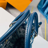 Handle and strap detail of refined modern women's handbag – women's everyday handbag