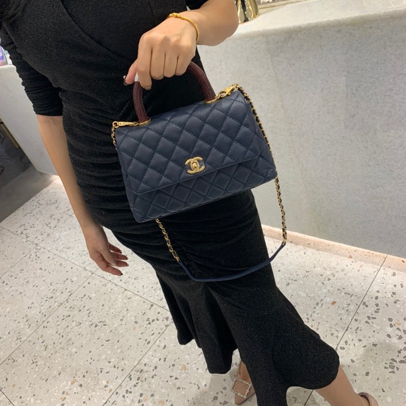  women's handbag, mid design, view 4