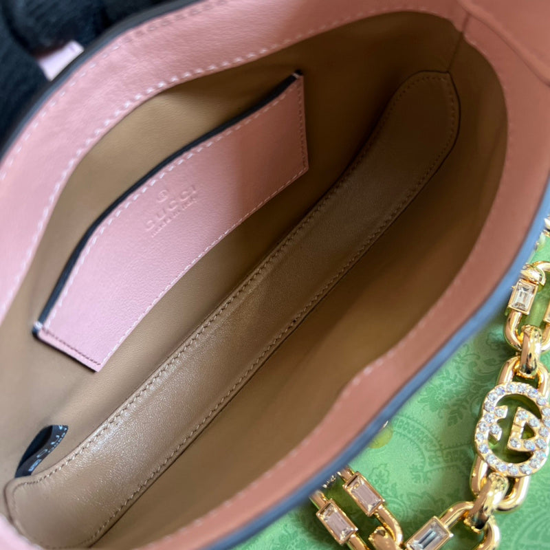 Side profile of everyday-luxe modern women's handbag – women's luxury handbag