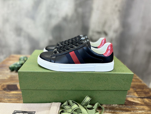 Gucci Fashion sneakers in soft grey classic court silhouette front view