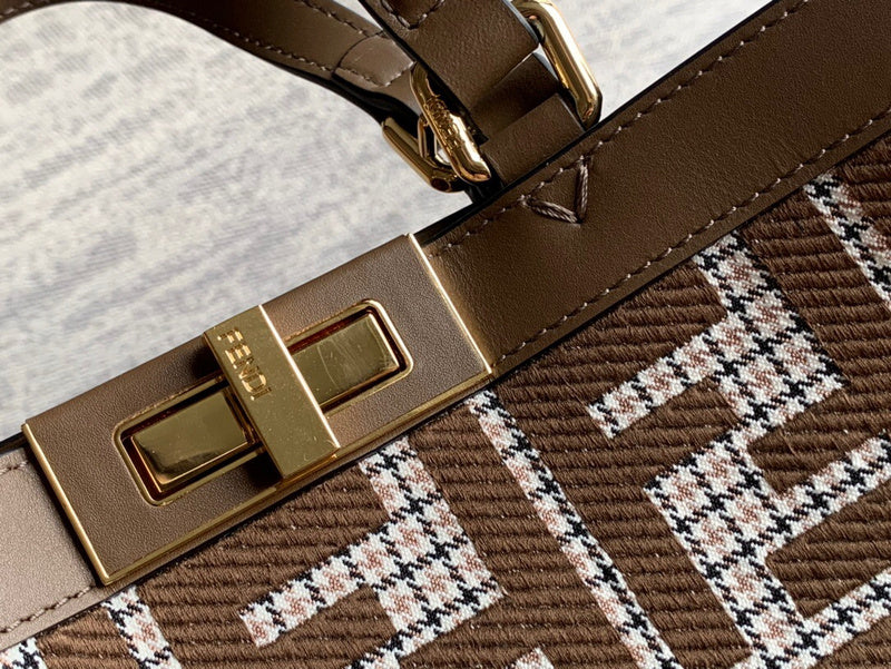 Ziva's Charm handbag – product shot (41cm*16cm*29.5cm)