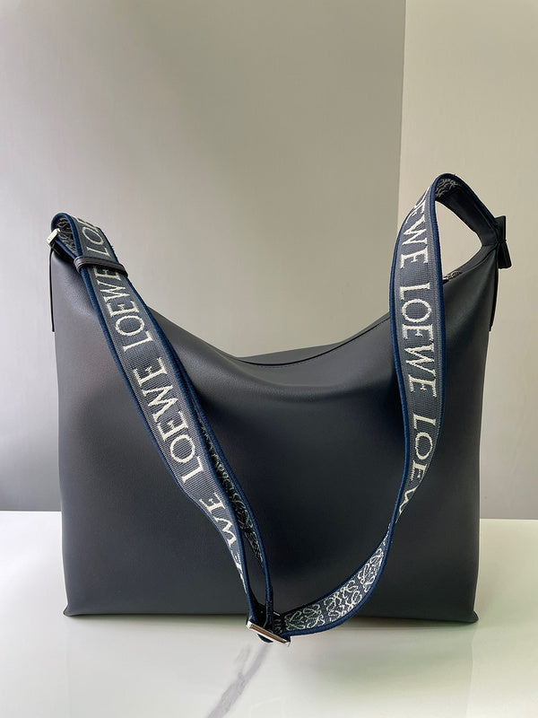 Ziva's Charm handbag – product shot (33cm*30cm*16cm)