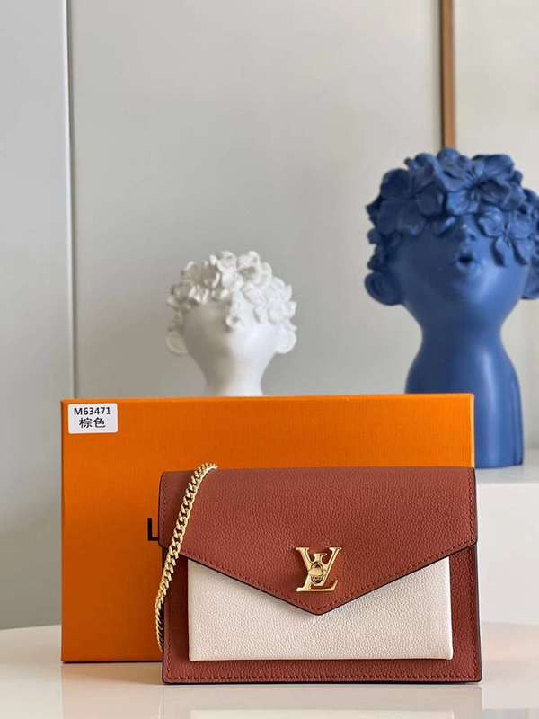 Side profile of statement classic women's handbag – women's everyday handbag