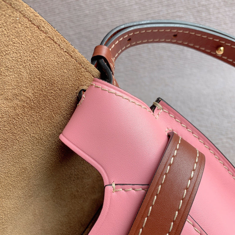 Ziva's Charm handbag – product shot (25cm*18cm*12cm)