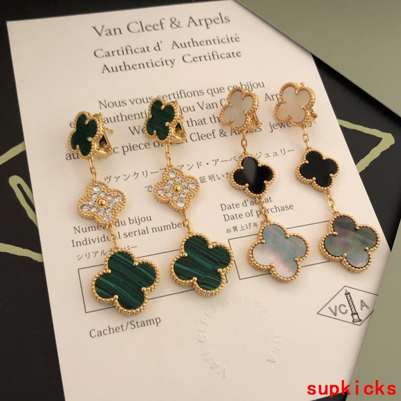 Close-up detail view of Van Cleef & Arpels unisex jewelry piece