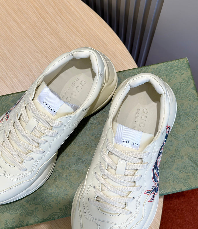 Gucci classic monochrome luxury sneakers view 9 everyday casual design