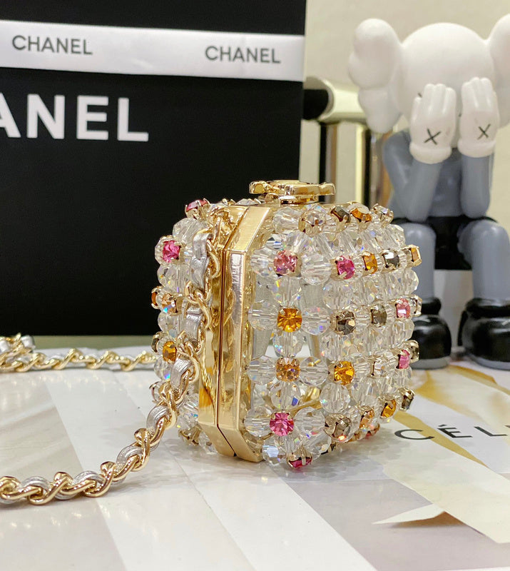  handbag, compact everyday style, image 5