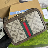 Styled lifestyle shot of everyday-luxe premium women's handbag – women's premium purse