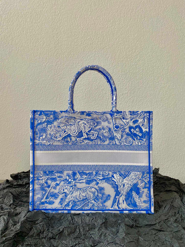 Close-up detail of structured signature women's handbag – women's designer-style accessory