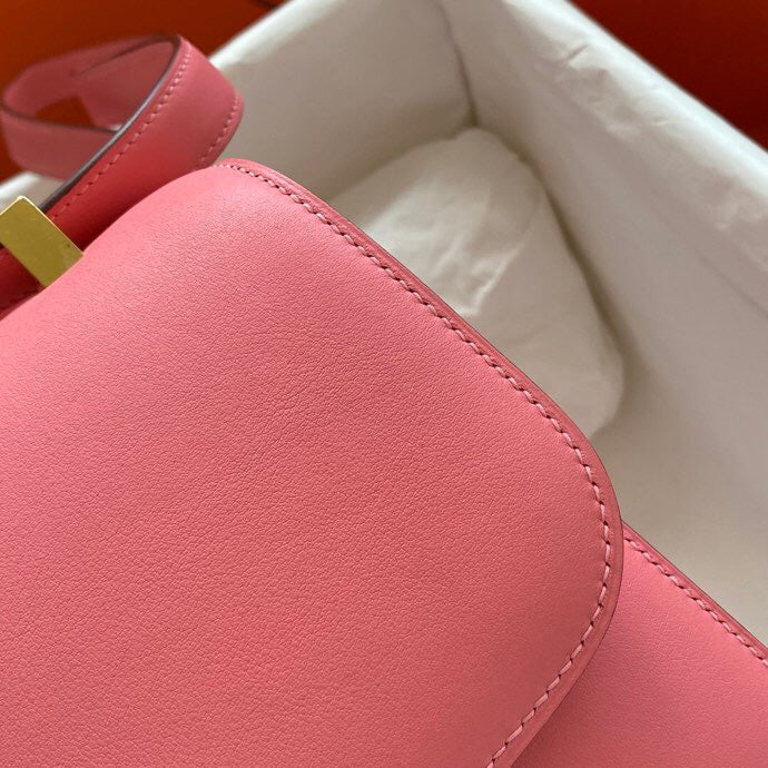  streamlined crossbody bag detail view showing craftsmanship 8