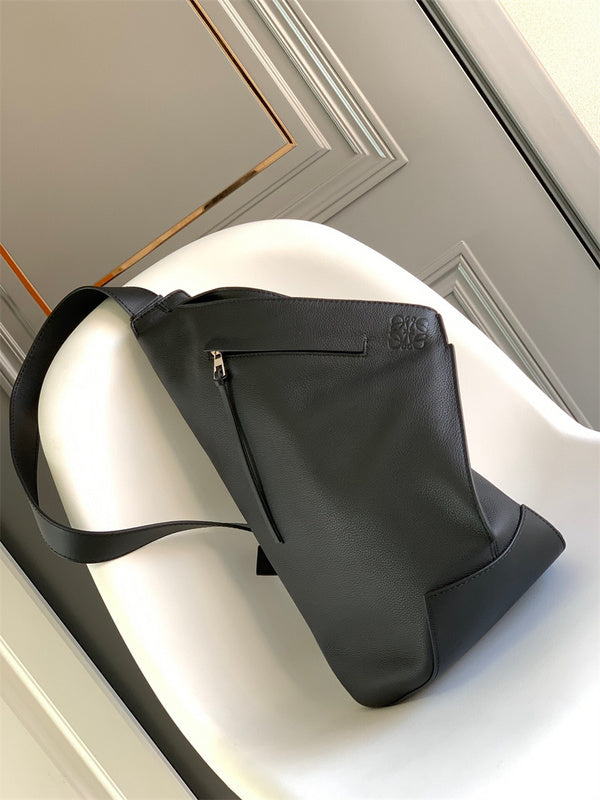 Ziva's Charm handbag – interior view (47cm*25cm*17cm)
