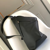 Ziva's Charm handbag – interior view (47cm*25cm*17cm)