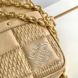  everyday bag interior and compartment view 9