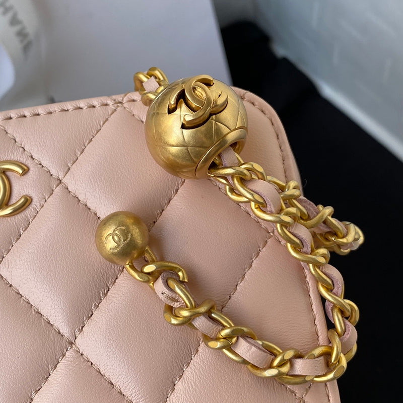  handbag, compact everyday style, image 2