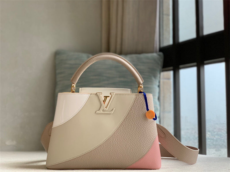  Statement shoulder bag front view