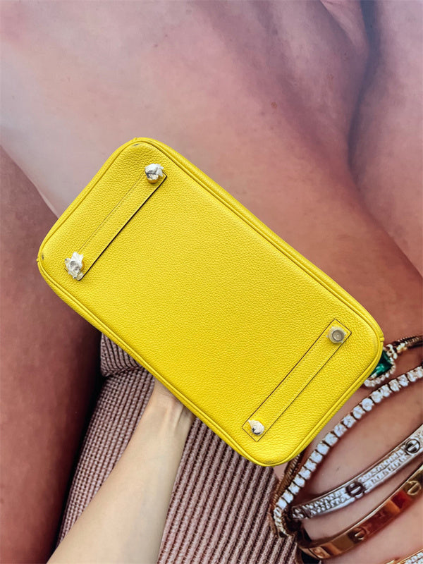 Effortless handbag styled for everyday wear
