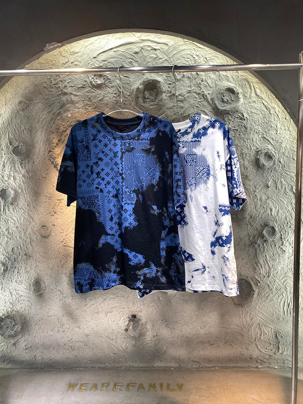 Full styled look of Louis Vuitton cotton t-shirt with runway-inspired design