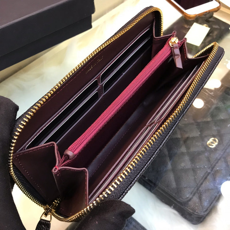 Zivas Charm Chic Craftsmanship Everyday Handbag (Elevated Accessory Essential) – Interior View
