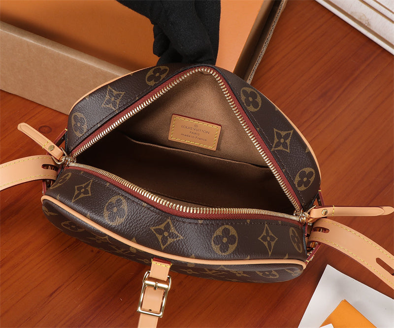  crossbody bag interior and compartment view 9