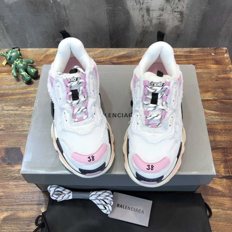 Zivas Charm Refined Everyday Style Designer Shoes (Effortless Everyday Style) – Lifestyle Shot