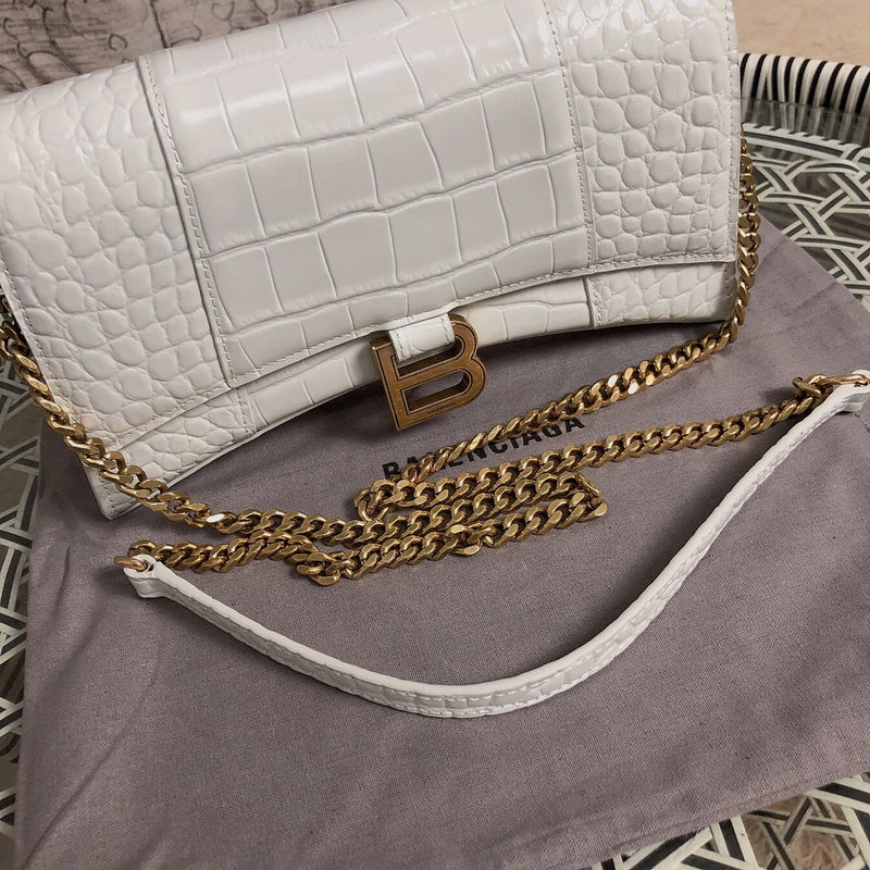 Top view of premium classic women's handbag – women's everyday handbag