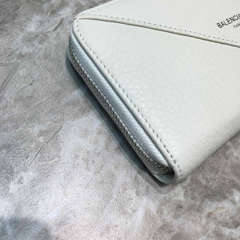 Chic Vegan Leather Handbag - Premium Craftsmanship Detailing | Women's Luxury Handbag #1003 - close-up detail shot (image 3) of designer-inspired handbag