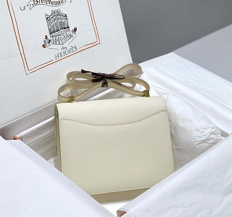Interior view of streamlined premium bag