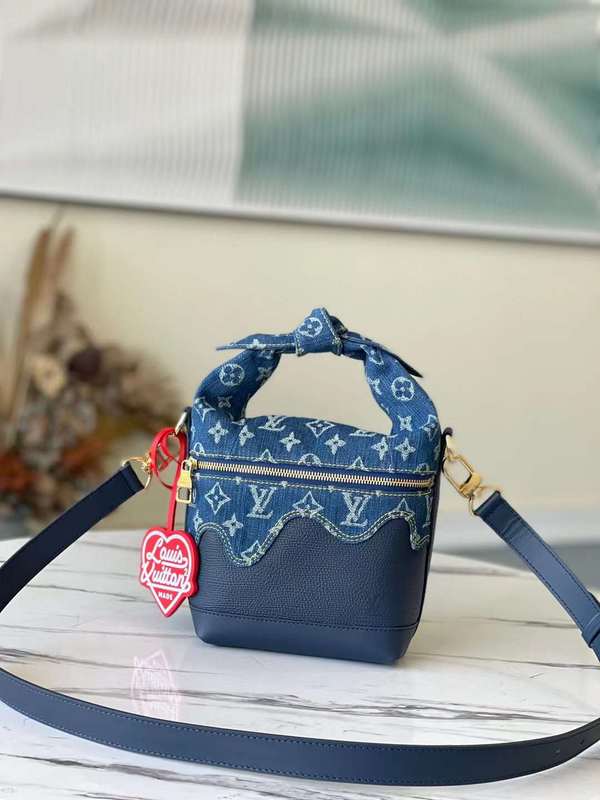 Side profile of statement modern women's handbag – women's designer-style accessory