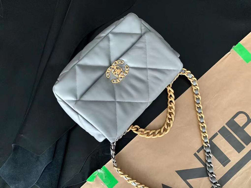  mid purse view 6