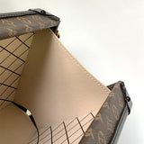  shopper bag interior and compartment view 9