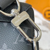  Essential handbag front view 7