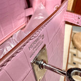  sophisticated shopper bag detail view showing craftsmanship 26