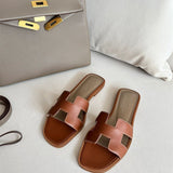  handbag interior and compartment view 15