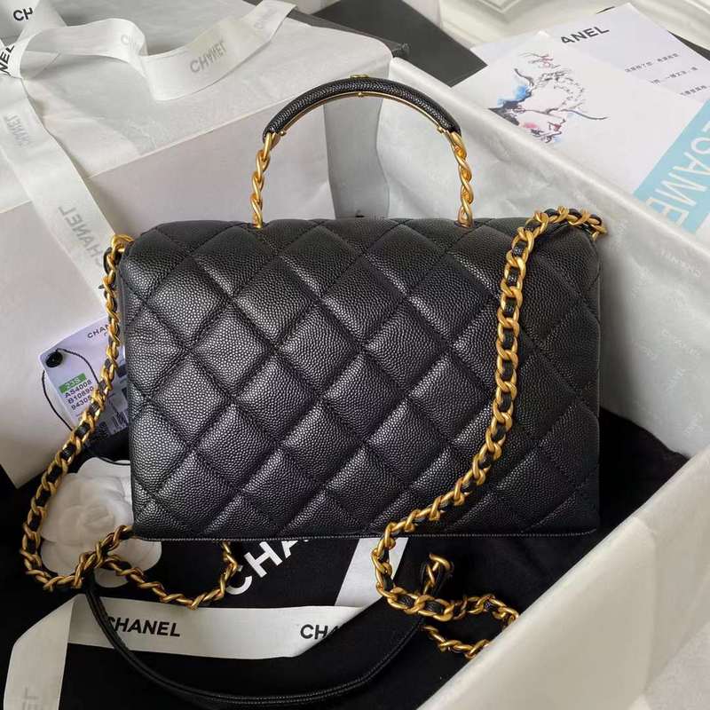 Zivas Charm Elevated Essentials Luxury Handbag (Contemporary Shape Language) – Detail View