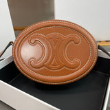 Handle and strap detail of elevated chic women's handbag – women's everyday handbag