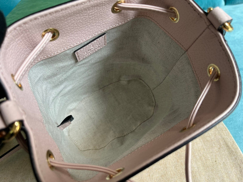 Close-up detail of modern chic women's handbag – women's luxury accessory