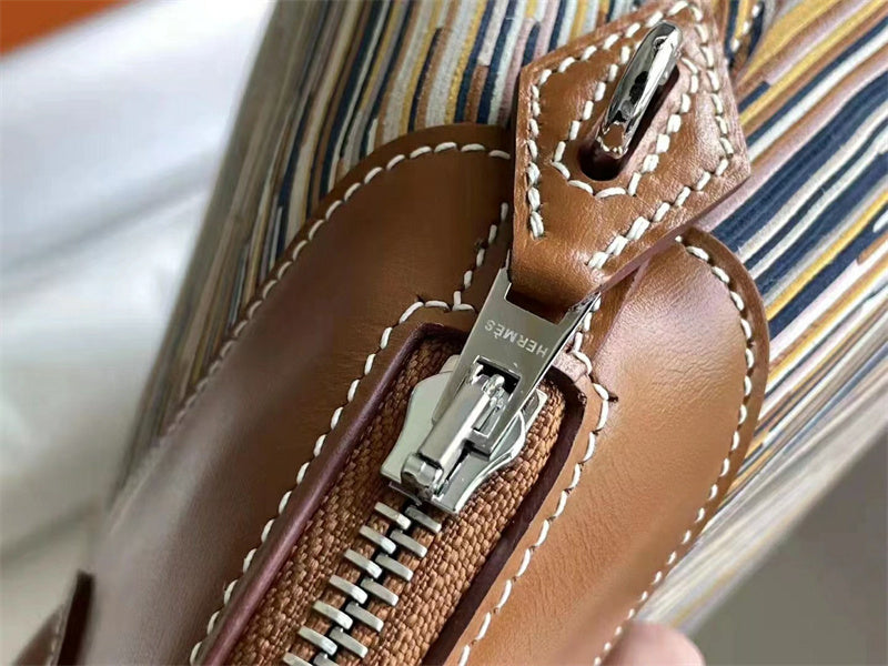 Side view of fluid structured handbag