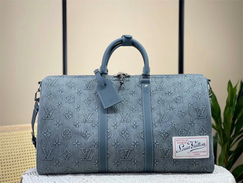  handbag interior and compartment view