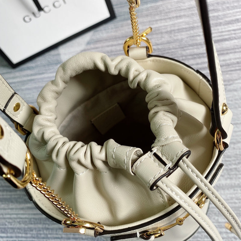 Styled lifestyle shot of premium modern women's handbag – women's premium purse