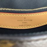 Handle and strap detail of refined sleek women's handbag – women's premium purse