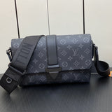  carryall bag close-up of hardware and finish 11