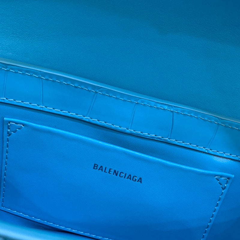 Zivas Charm Understated Luxury Statement Handbag (Timeless Wardrobe Addition) – Lifestyle Shot