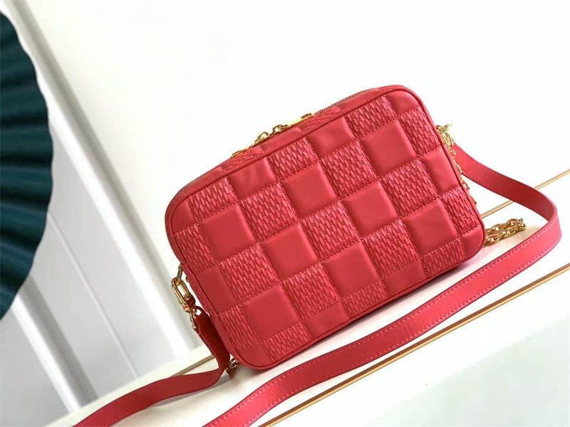  Refined everyday bag front view 25