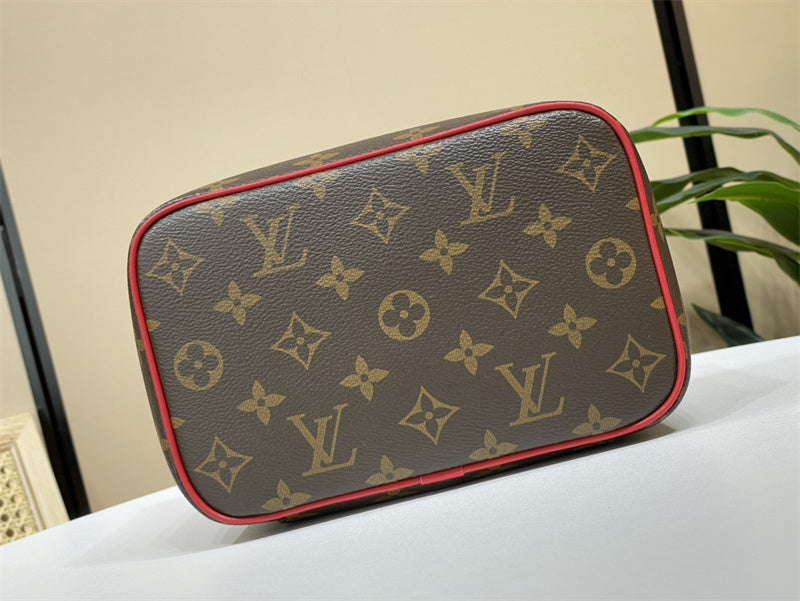  satchel interior and compartment view 33